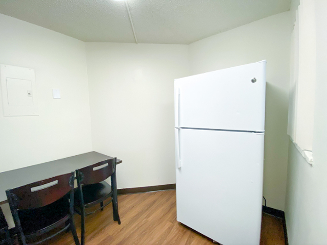 ua 3 person shared kitchen 2